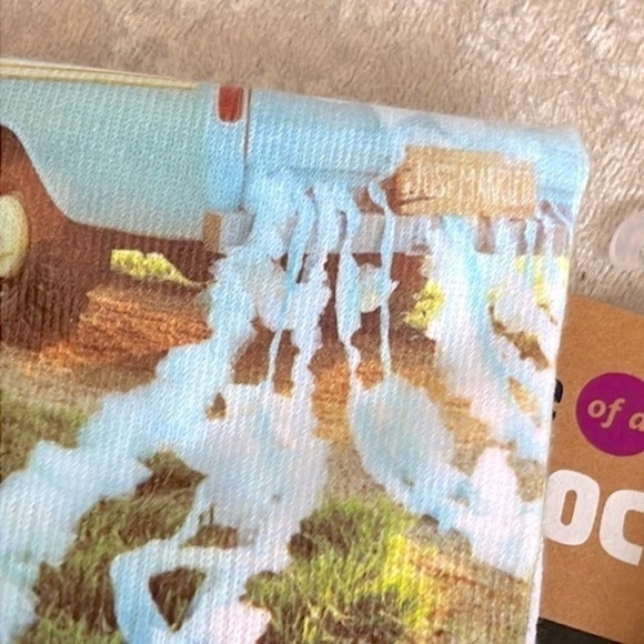 Brand New Hallmark Toe of A Kind Crew Socks Wedding Hot Air Balloon Adventure - Picture 10 of 12